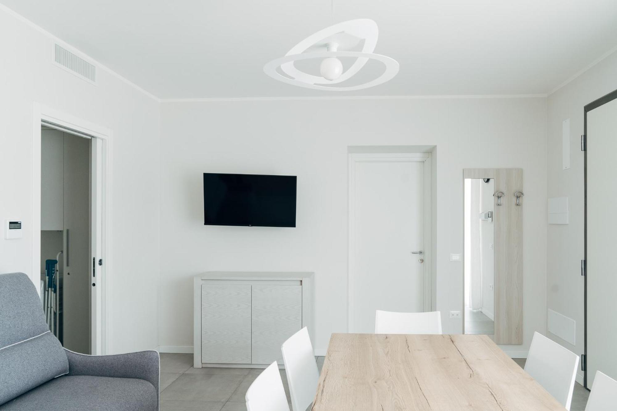 The Prince - Luxury Apartments With Pool Peschiera del Garda Exterior photo