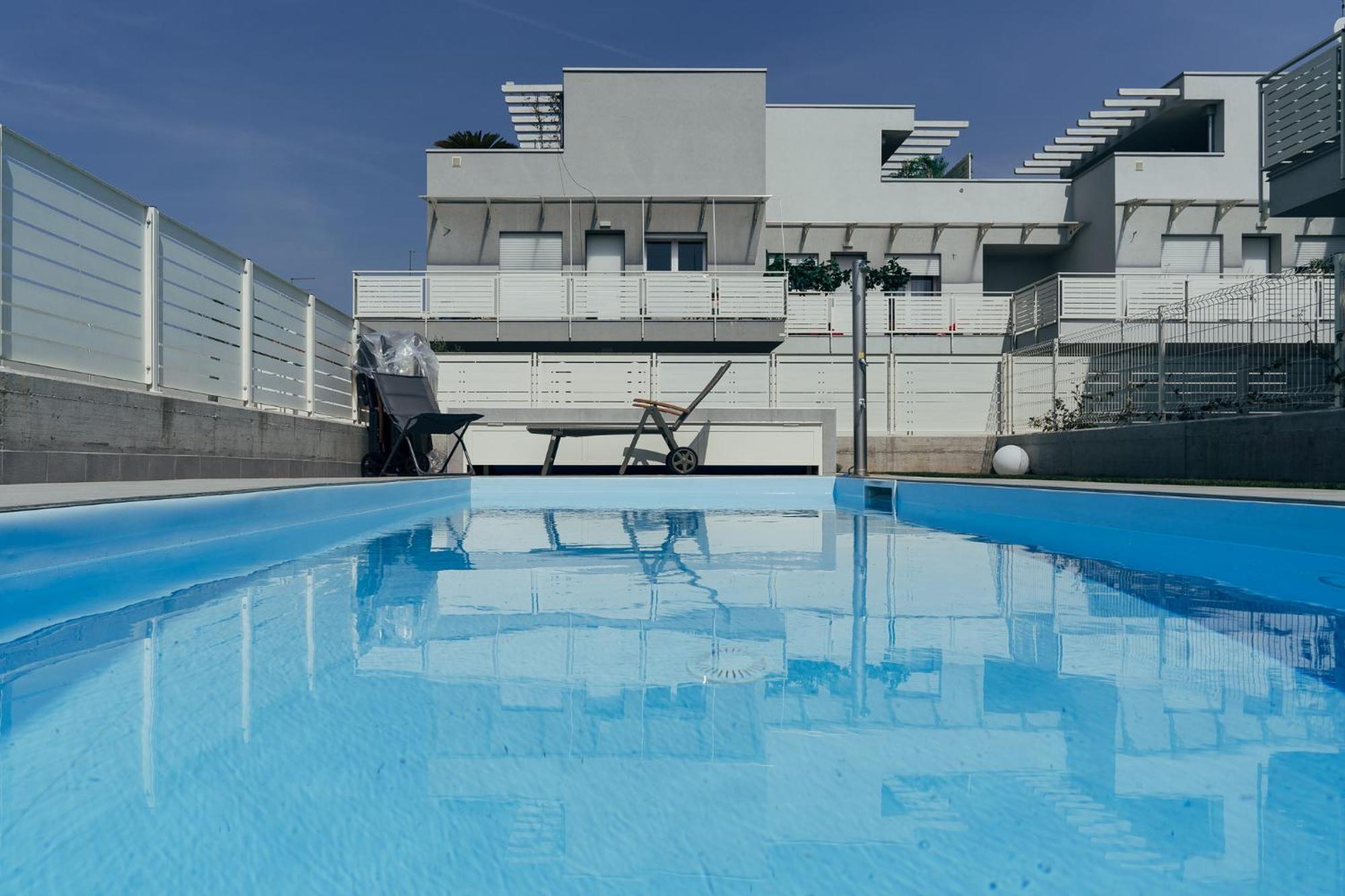 The Prince - Luxury Apartments With Pool Peschiera del Garda Exterior photo