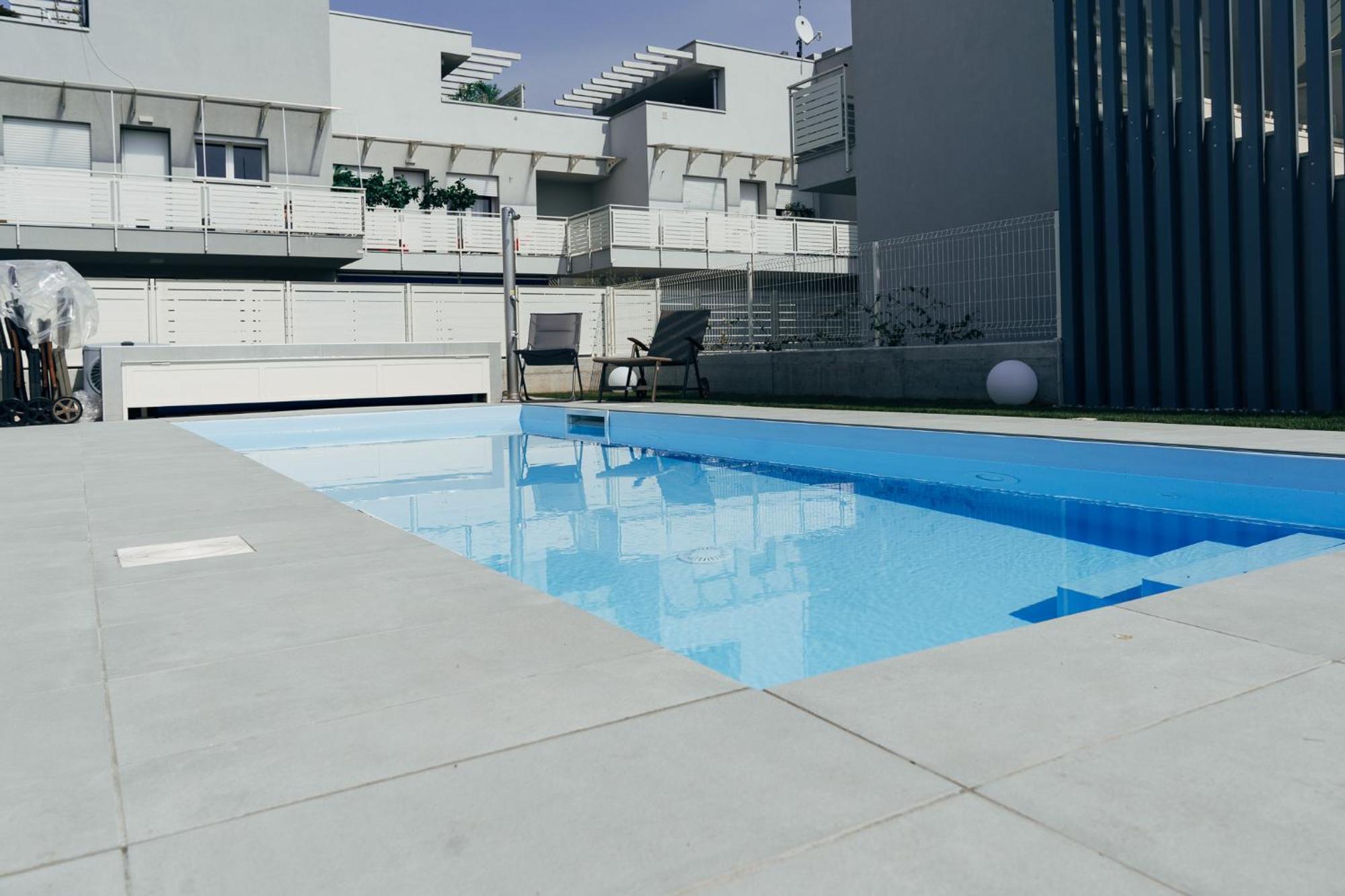 The Prince - Luxury Apartments With Pool Peschiera del Garda Exterior photo